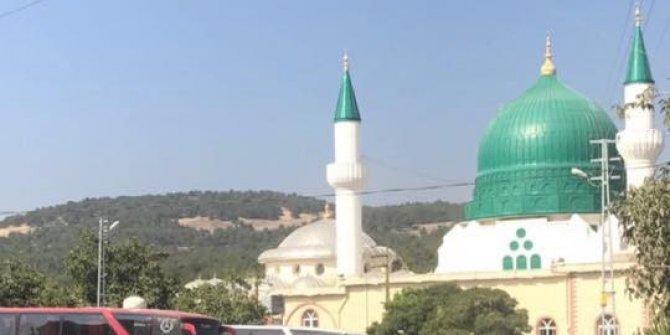 Mahalleliden Fatma Şahin’e ’afiş’li teşekkür