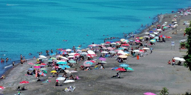 Akçakoca sahilleri doldu