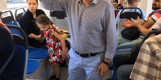 Tramvaya bu kez AK Partili başkan bindi