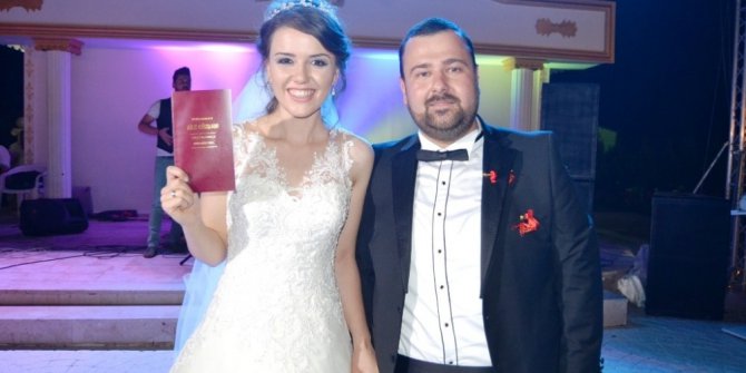 Kıtay çiftinin nikahını başkan kıydı, şahitleri milletvekilleri oldu