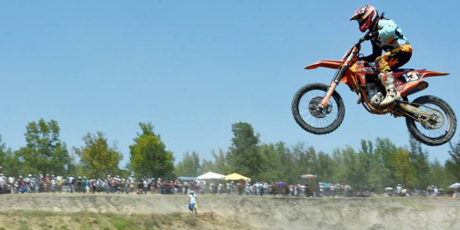 Hayrabolu Ayçiçeği Festivali’nde motokros yarışları yapıldı