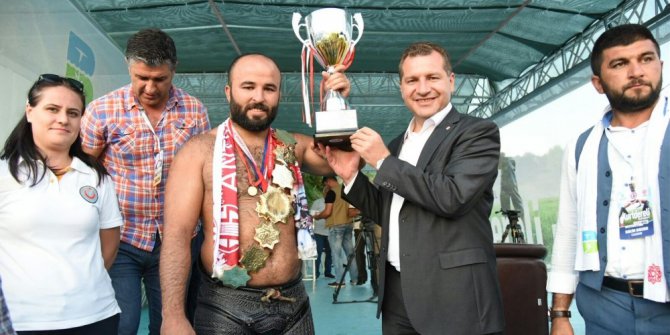 Kurtdereli’de, altın kemer Orhan Okulu’nun