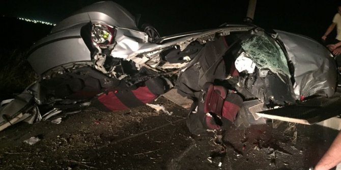 Hurdaya dönen araçtan sağ çıktı