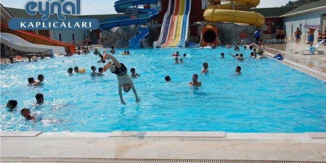 Kimsesiz çocukların aquapark sevinci