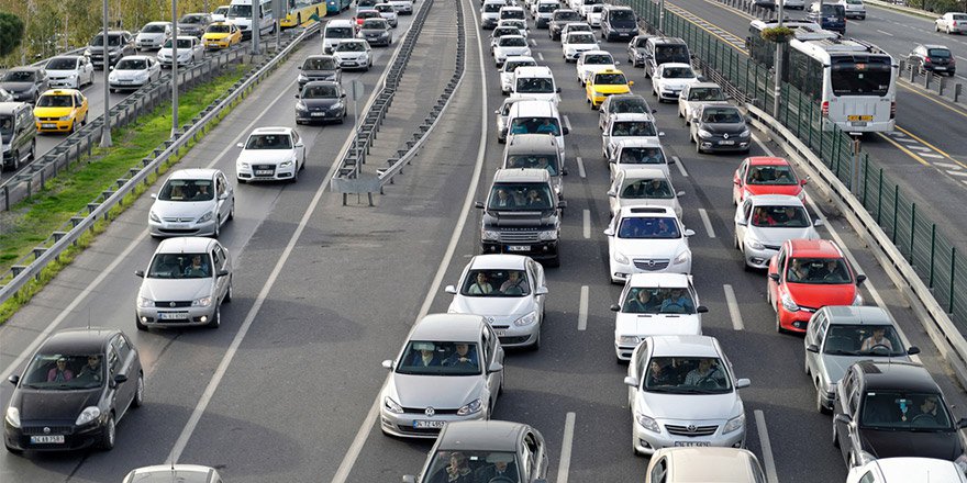 Yola Çıkacaklar Dikkat! Bayram trafiği başladı