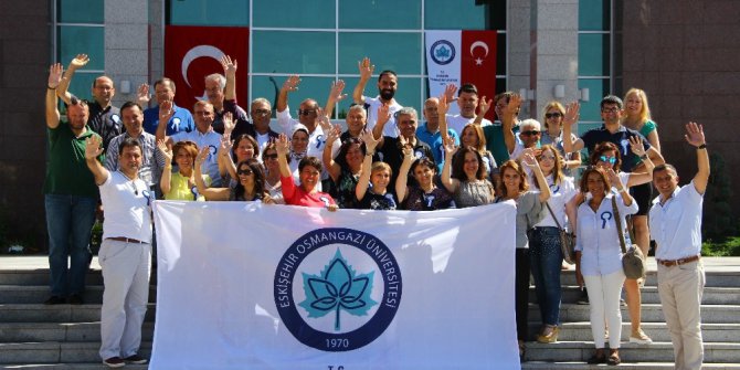 30 yıl sonra aynı sıralarına oturdular