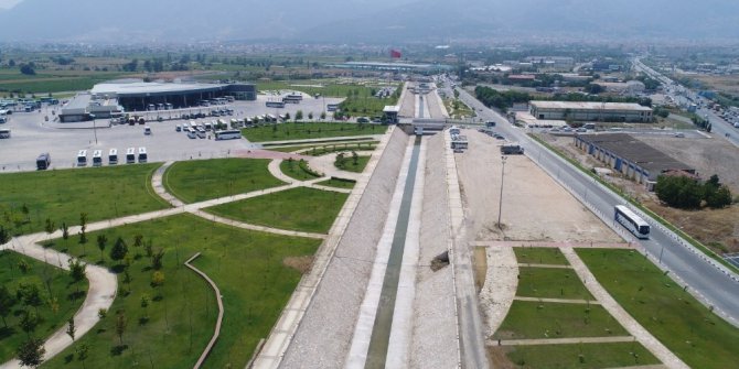 Terminal önündeki derede ıslah çalışması