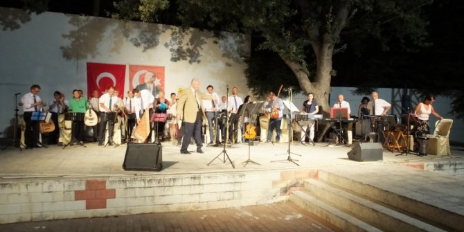 Burhaniyeli Darbukacı’ya 20 yıl teşekkürü