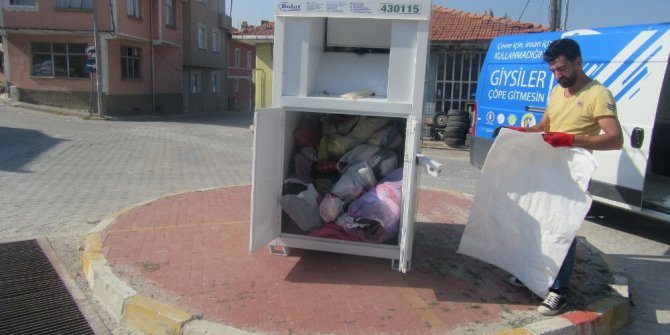 Emet Belediyesinin ‘Atık Giysileri Toplama’ projesine ilgi