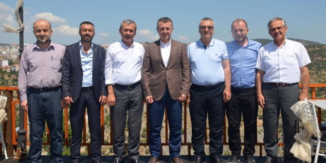 Vali Büyükakın, siyasetçilerle kahvaltıda buluştu