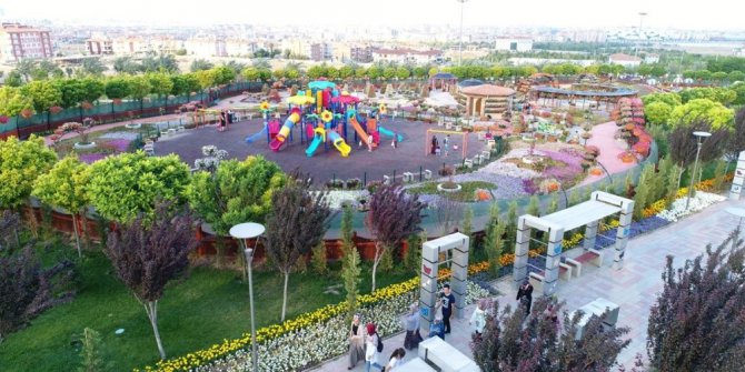 Kelebekler Vadisi Parkı hafta sonu binlerce misafiri ağırladı