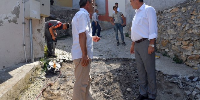 Uludağ eteklerinde kardan zarar gören yollar yeniliyor