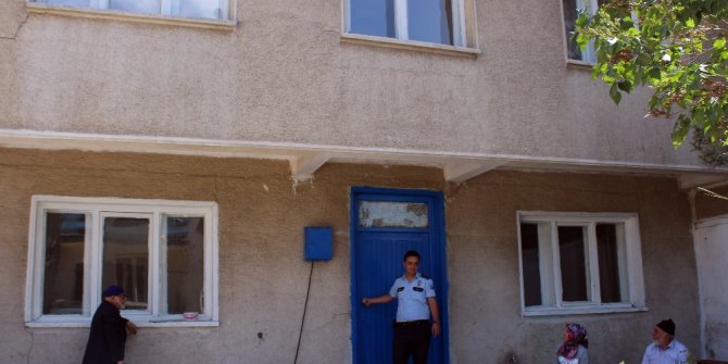 Evde uyuyakalan kadın, polis ve itfaiye ekiplerini harekete geçirdi