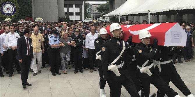 İstanbul’da DEAŞ’lı teröristin saldırısında şehit düşen polis için veda töreni