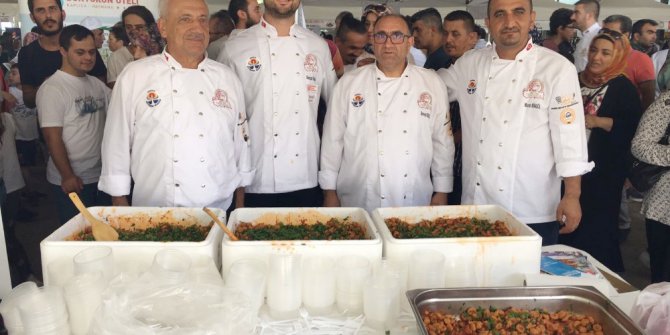 Adanalı aşçılar damak çatlattı