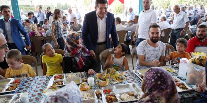 Saruhan kapalı pazar yeri hizmete açıldı