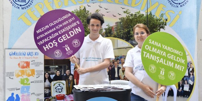 Öğrencilere güler yüzlü karşılama