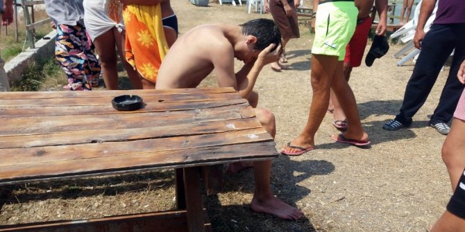 Cide’de iki genç, boğulma tehlikesi geçirdi