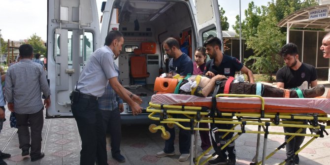 Minibüs uçuruma yuvarlandı: 1 yaralı