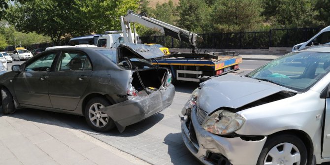 Başkent’te zincirleme kazada hamile kadın yaralı
