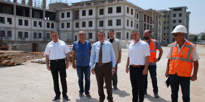 Vali Kalkancı yeni hükümet konağı inşaatını inceledi