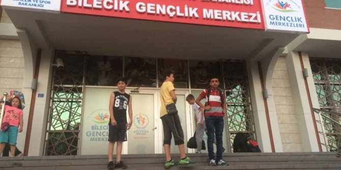 Hatay’da düzenlenen kampa gidecek olan 4 öğrenciyi unuttular