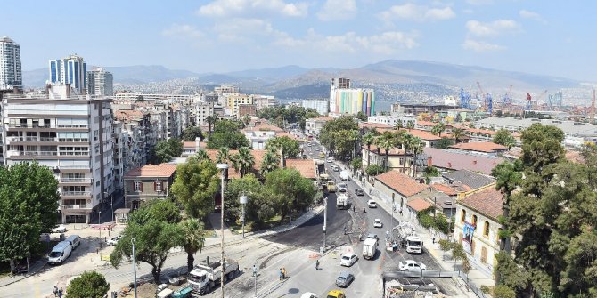 Alsancak Garı önünde tramvay çalışması bitti