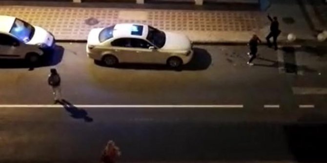 Hasım iki grup yolda karşılaştı, palalar konuştu