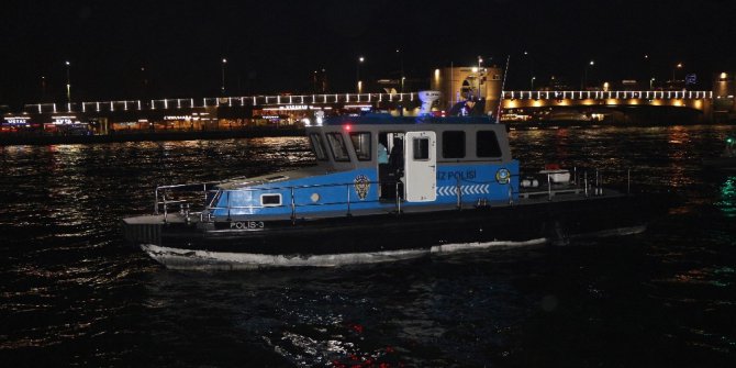 Karaköy’de bir çocuğun denize düştüğü iddiası ekipleri harekete geçirdi