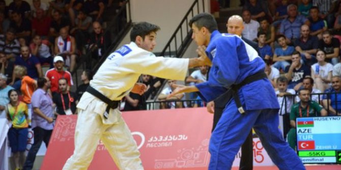 BEÜ madalya için Taipei’de