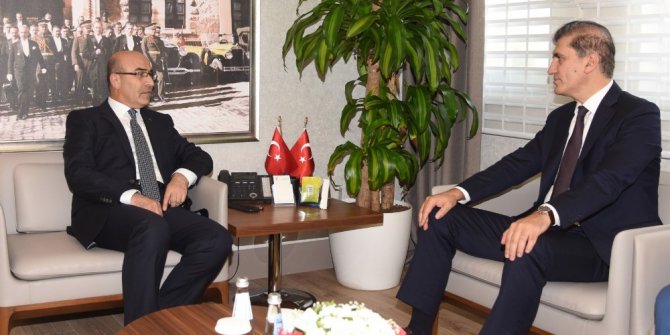 Müsteşar Gümüş, Vali Demirtaş’tan kentteki sağlık hizmetleriyle ilgili bilgi aldı