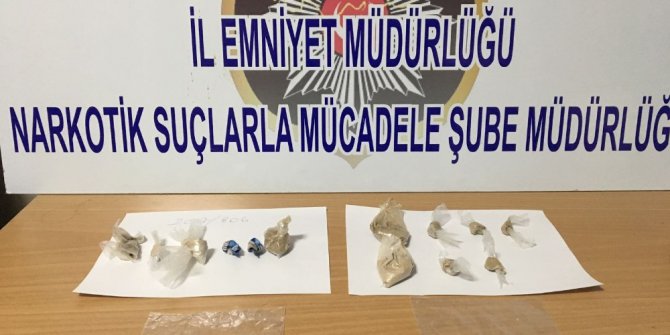 Zehir tacirleri otobüste yakalandı