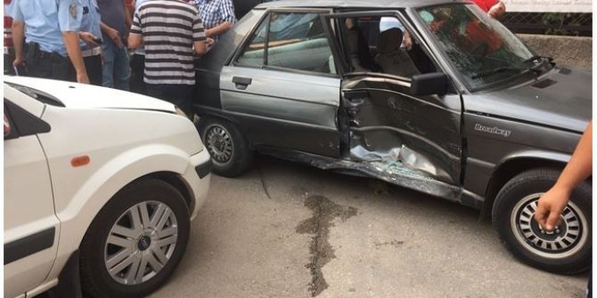 Kozan’da trafik kazası;2 yaralı