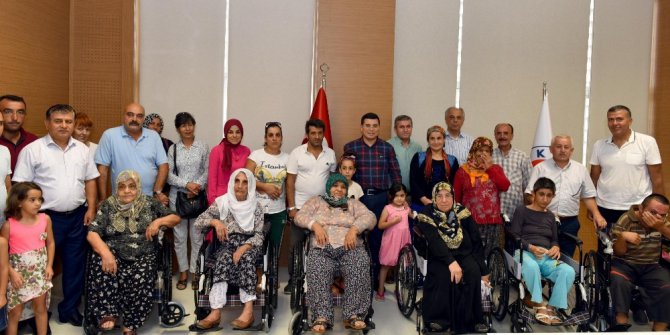 Kepez’de 14 engelliye tekerlekli sandalye