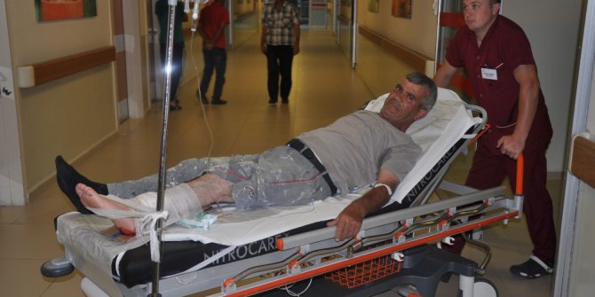 Asfalt işçisine otomobil çarptı