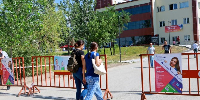 Atatürk Üniversitesinde kayıt heyecanı