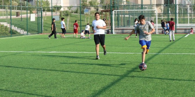 Odunpazarı’ndan ücretsiz halı saha hizmeti