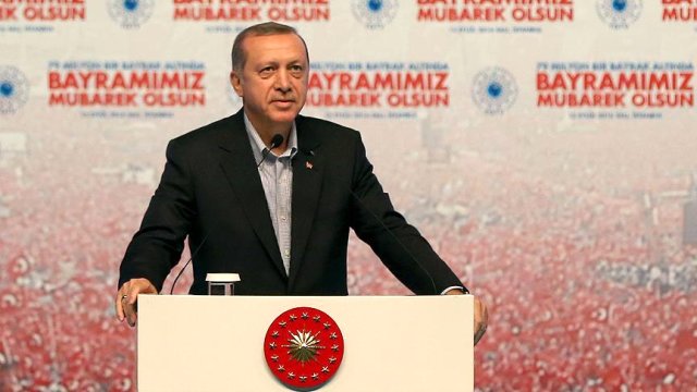 Cumhurbaşkanı Erdoğan: Van’da 1000 kilo bombayı patlatan alçakları er ya da geç döktükleri kanda boğacağız