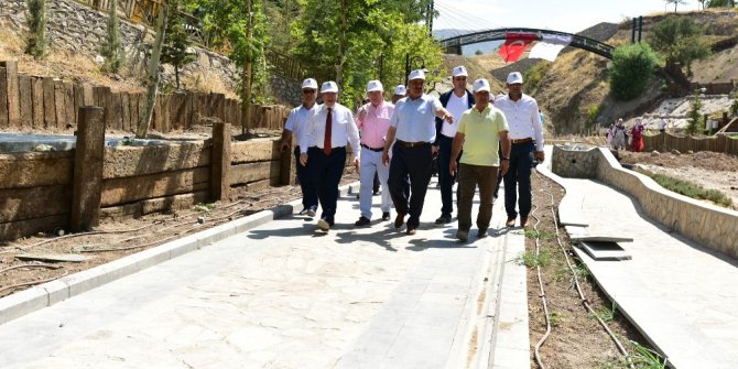 Ege Üniversitesi Eczacılık Fakültesi Temel Eczacılık Bilimleri Bölüm Başkanı Prof. Dr. Ahmet Ulvi Zeybek: