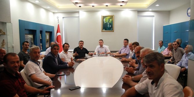 Dinsiz Deresi’ni renkten renge sokan fabrikalar kontrol edilecek