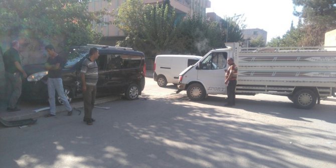 Kazada savrulan araç bahçe duvarına çarparak durabildi