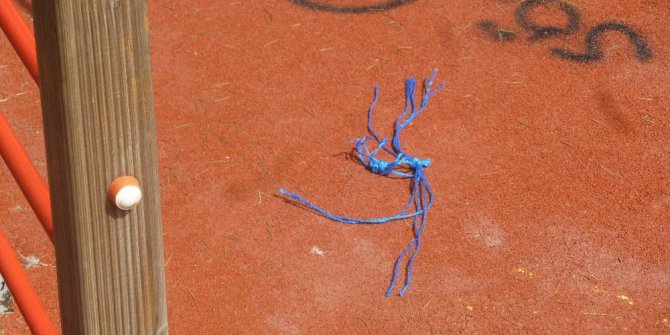 Üsküdar’da bir parkta kendini asmak isteyen genci işçiler kurtardı