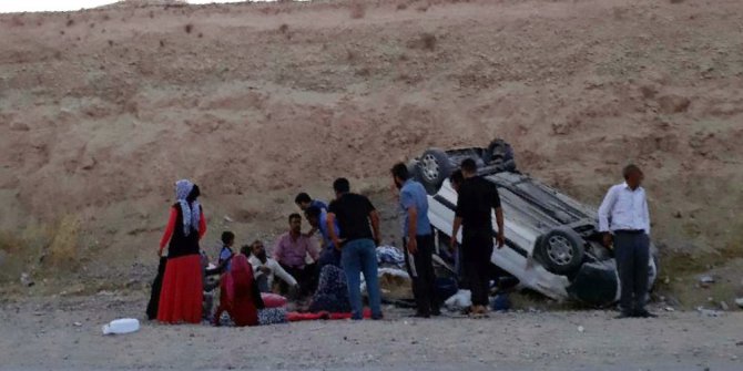 Malatya’da minibüs devrildi: 13 yaralı