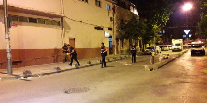 Gaziosmapaşa’da Olaylı Gece: 1’i Polis 2 Yaralı