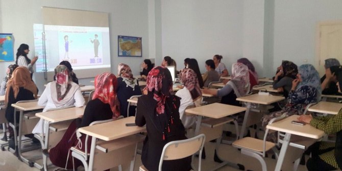 Gürpınar’da “Evliliği Sağlıklı Kılmanın Yolları” semineri