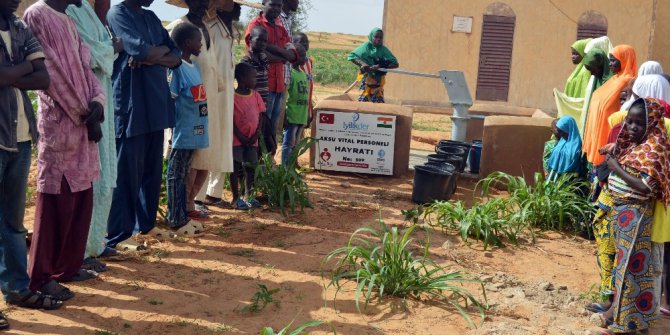 Aksuvital personelinden Afrika’da anlamlı hareket