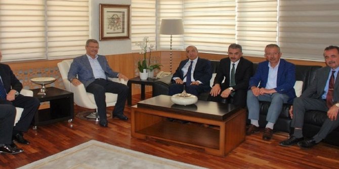 Başkan Akay, Şeker-İş Sendikasını ziyaret etti