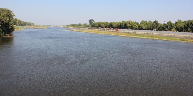 Meriç Nehri’nin debisi ‘dibe’ düştü