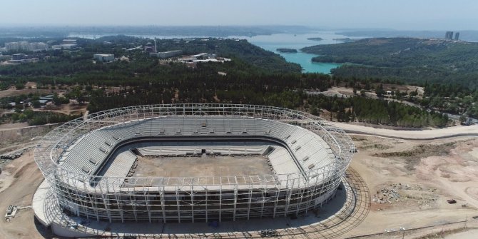 Adanalılar Koza Stadı’nda yazın terlemeden kışın üşümeden maç izleyecek