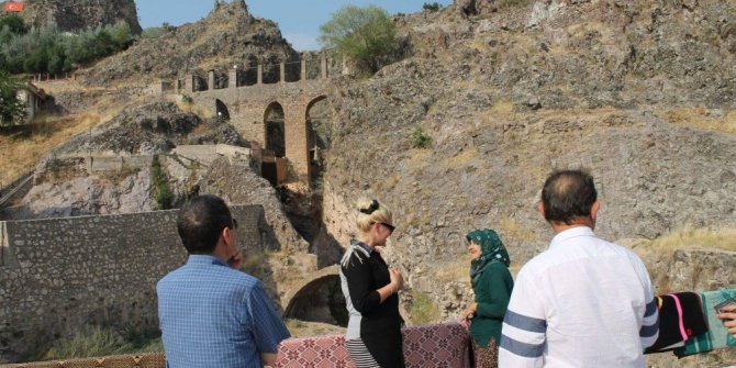 Zahide Yetiş Eskigediz’e hayran kaldı